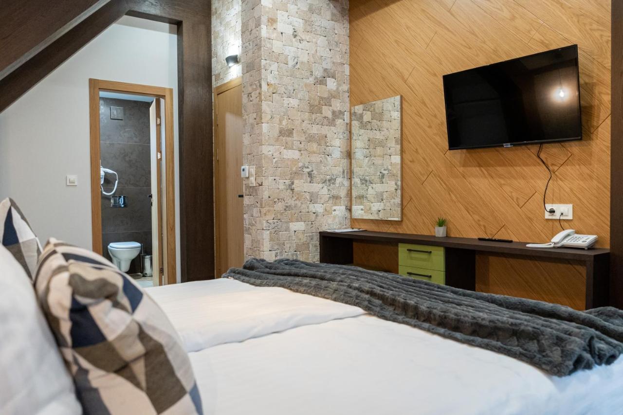 103 Alpine Hotel Panitsjisjte Eksteriør bilde